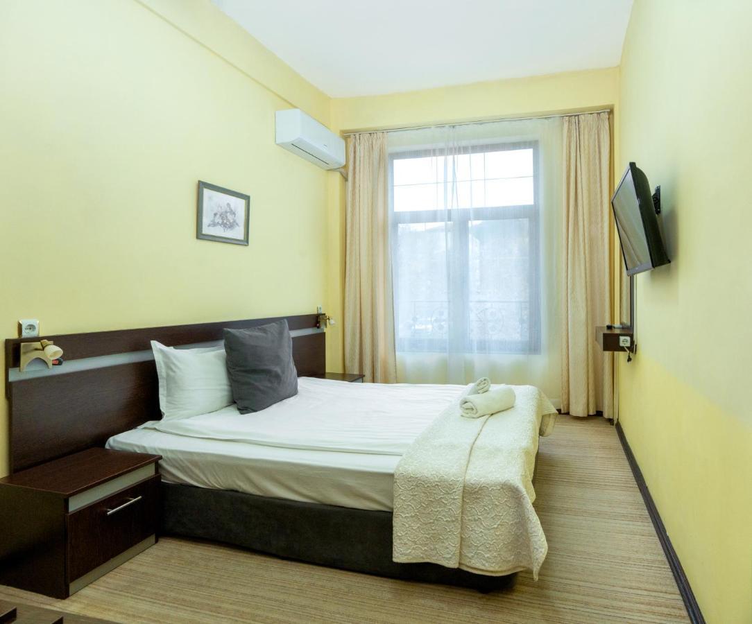 Family Hotel Central ชูเมน ภายนอก รูปภาพ