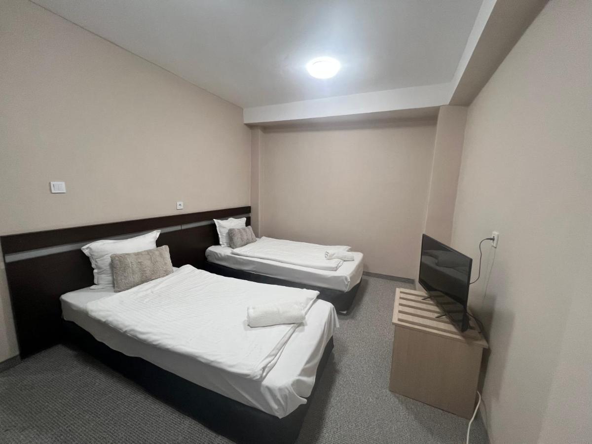 Family Hotel Central ชูเมน ภายนอก รูปภาพ