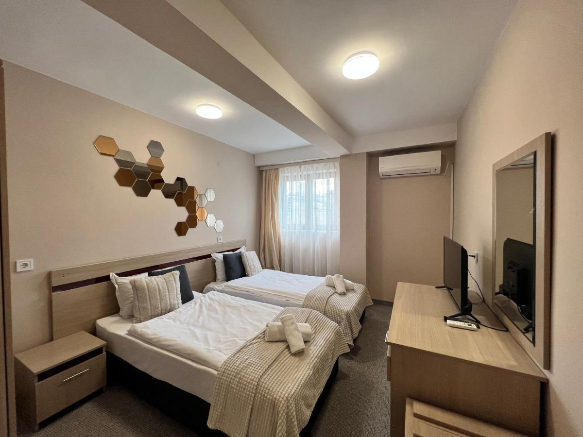 Family Hotel Central ชูเมน ภายนอก รูปภาพ