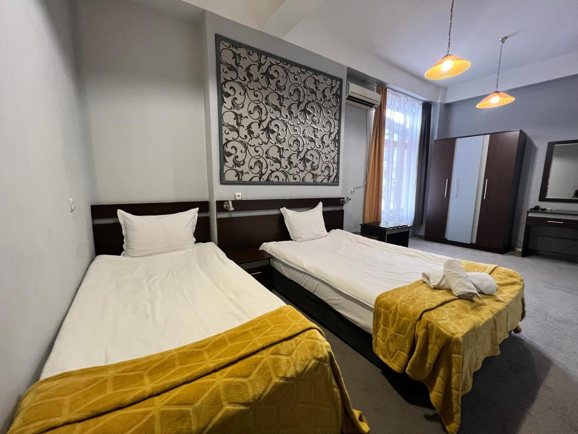 Family Hotel Central ชูเมน ภายนอก รูปภาพ